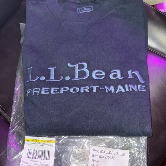 L.L. Bean Dark Navy Blue Crewneck - Picture 4 of 5